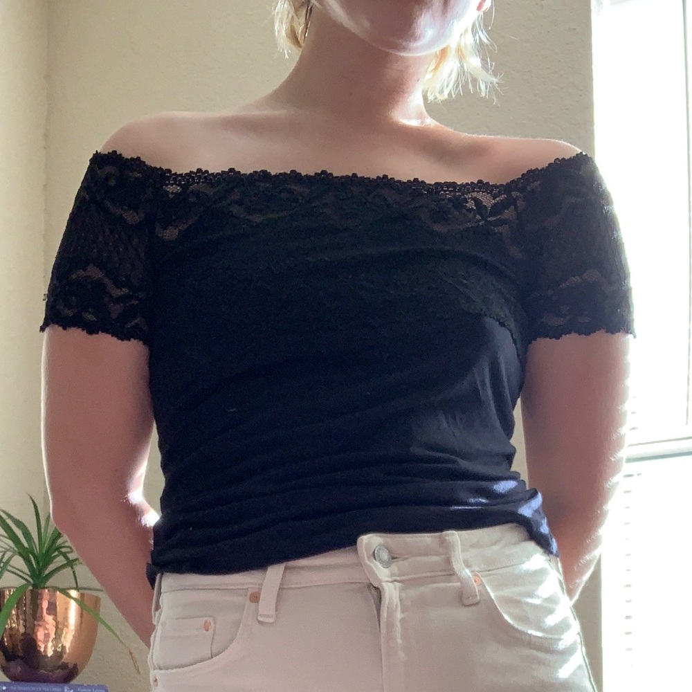 Off-shoulder Top